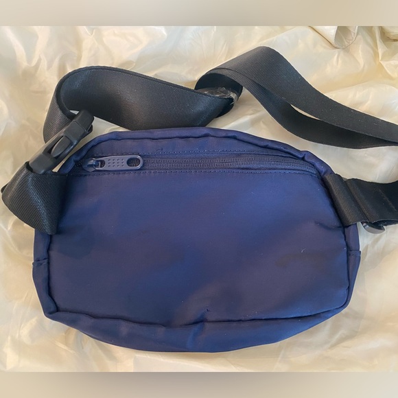 Navy blue “Barbados” belted waist bag NWOT - Picture 2 of 4